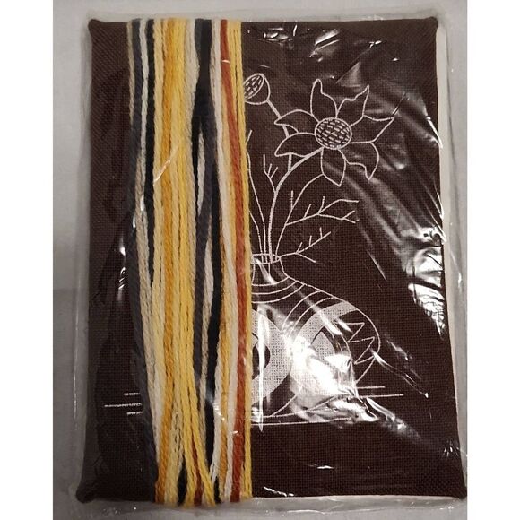 Vintage JIFFY STITCHERY "Indian Vase With Thistles" Charlene Gerrish. NIP - Picture 3 of 3